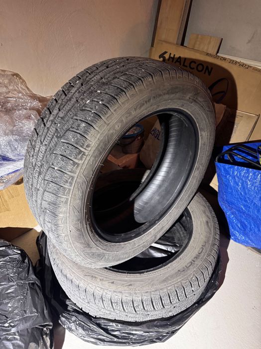 Зимни Гуми nokian 215/60/R17
