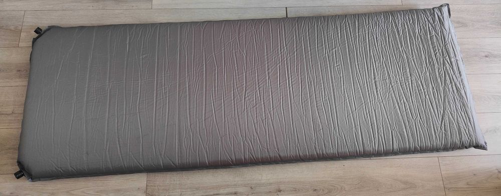 Vând saltele izopren autogonflbile.