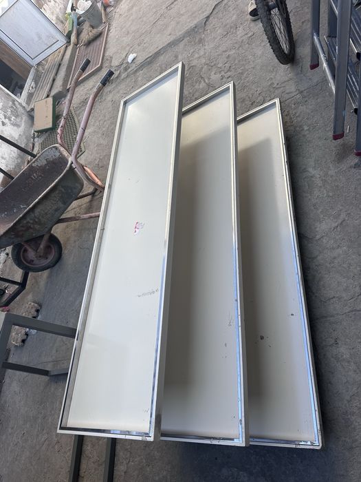 Стол и стеллаж для обуви