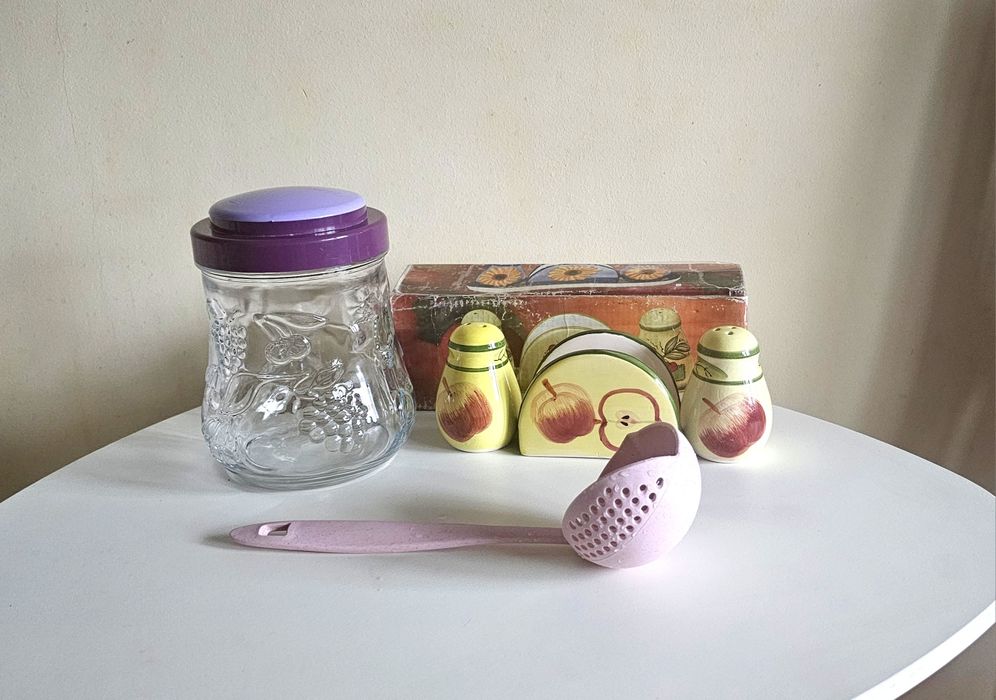 Керамичен комплект солници и салфетник, буркан и лъжица за спагети