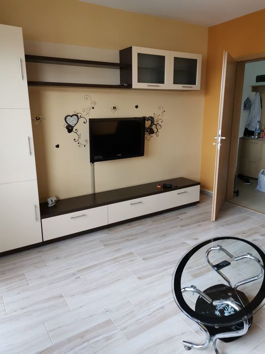 Închiriez garsonieră