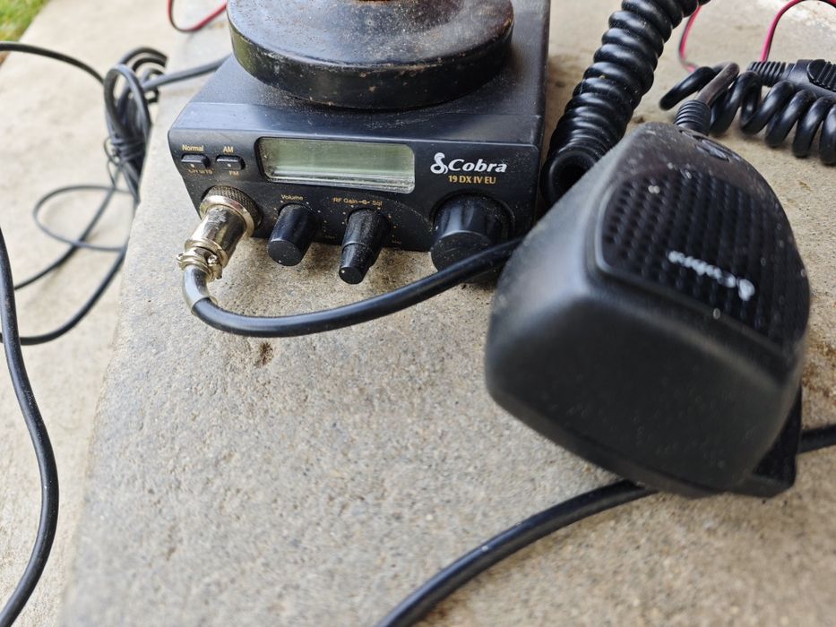 Vând stație CB emisie recepție Cobra 19 DX IV