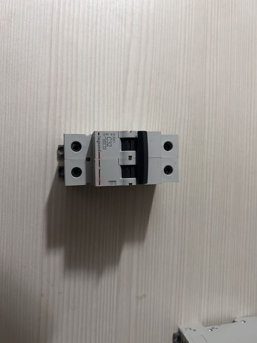 Продаю новые Legrand RX3 20A