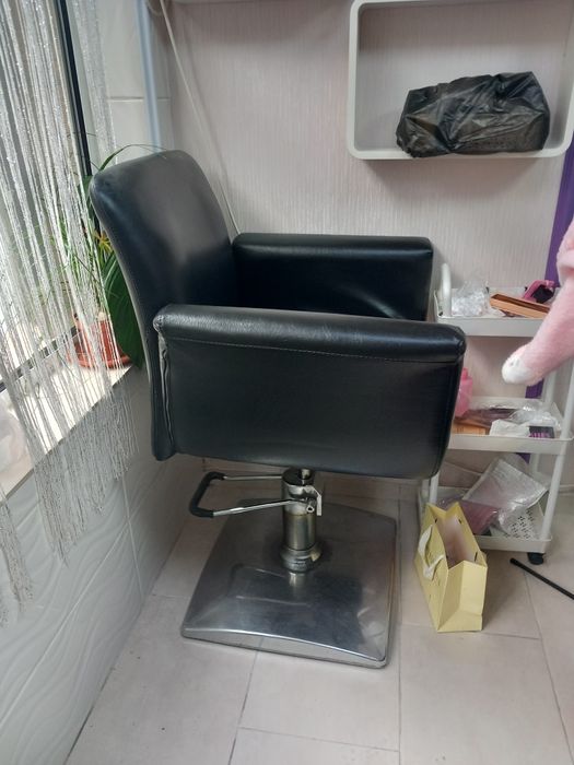 Фризьорски  стол