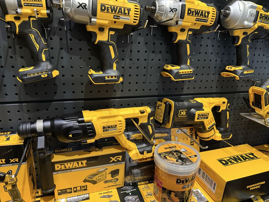 DeWALT Винтоверт DCD791 18V Brushless / Безчетков 70Nm