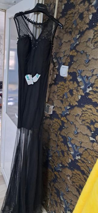 Rochii de vânzare   avem și scurte avem foarte multe