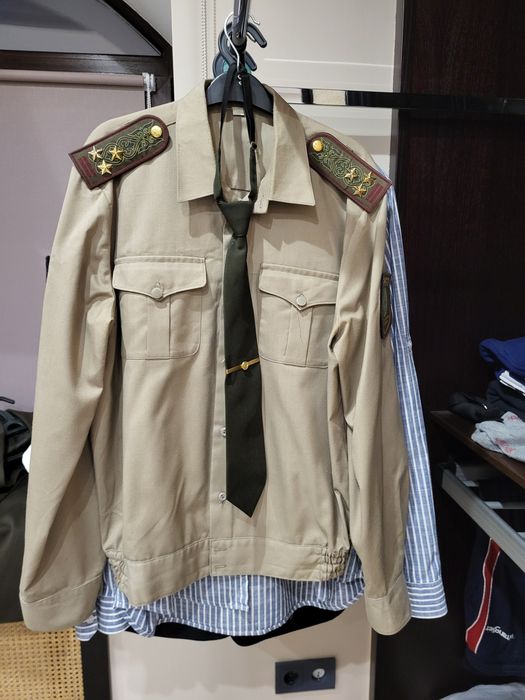Военый китель и рубашка летняя