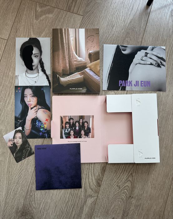 Kpop album Purple Kiss memem