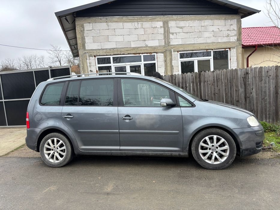 Touran 1.6 fsi 6 trepte 7 locuri