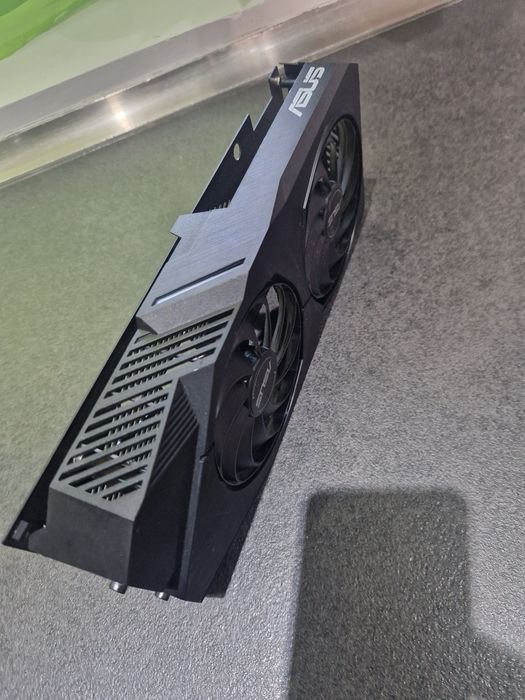 Carcasa cu ventilatoare rx  5700 asus