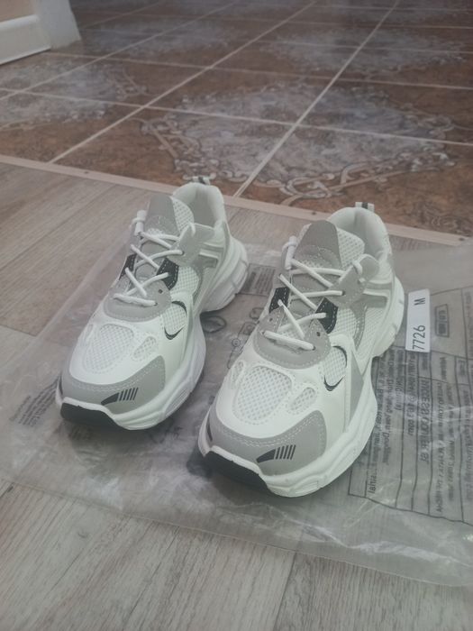 продаётся кросовки