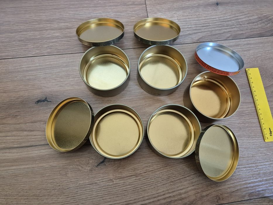 Кутии метални от бонбони.