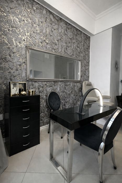 Inchiriez loc pt manichiura & pedichiura