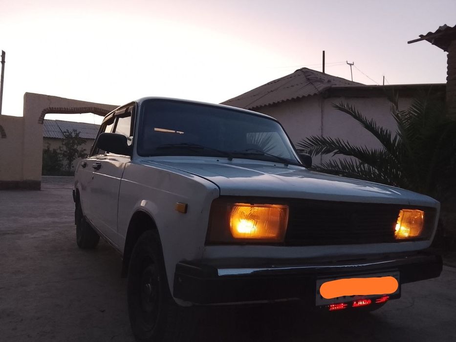 Vaz 2105 Lada sotiladi