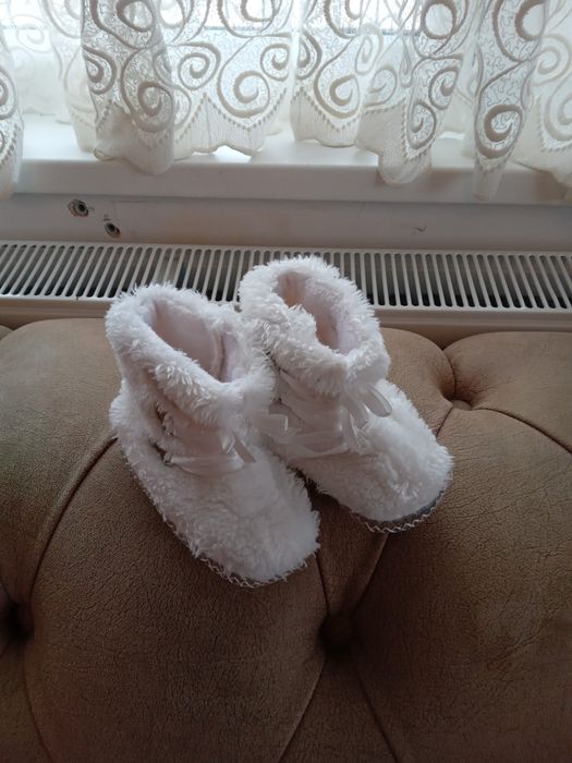 Детски ботуши-апрески и бебешки ботушки