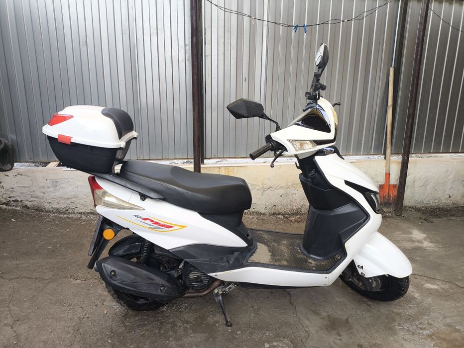 Продам мопед Sonlink M8.