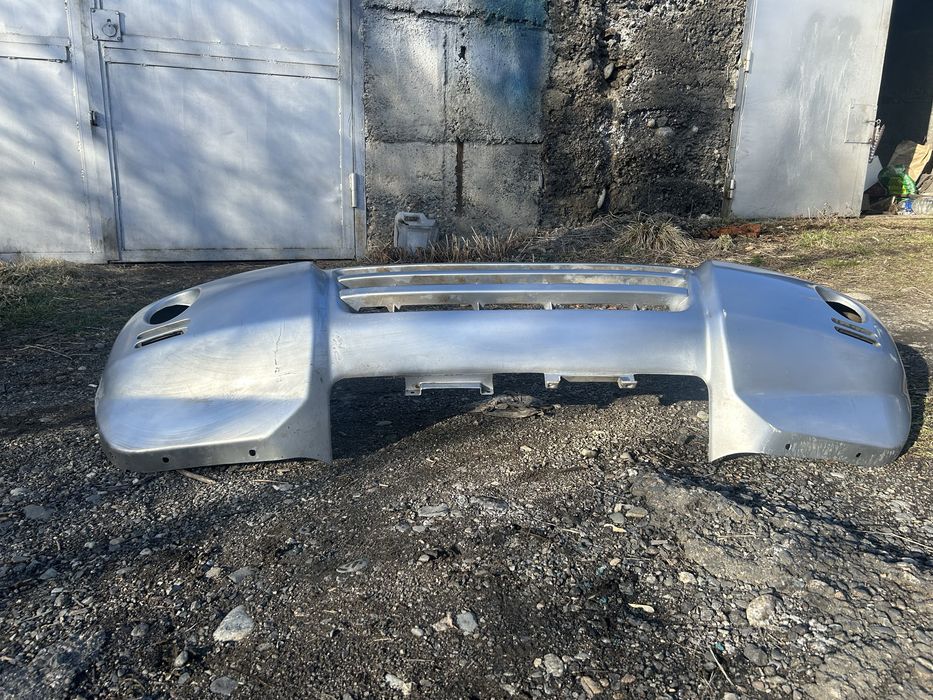 Передний бампер