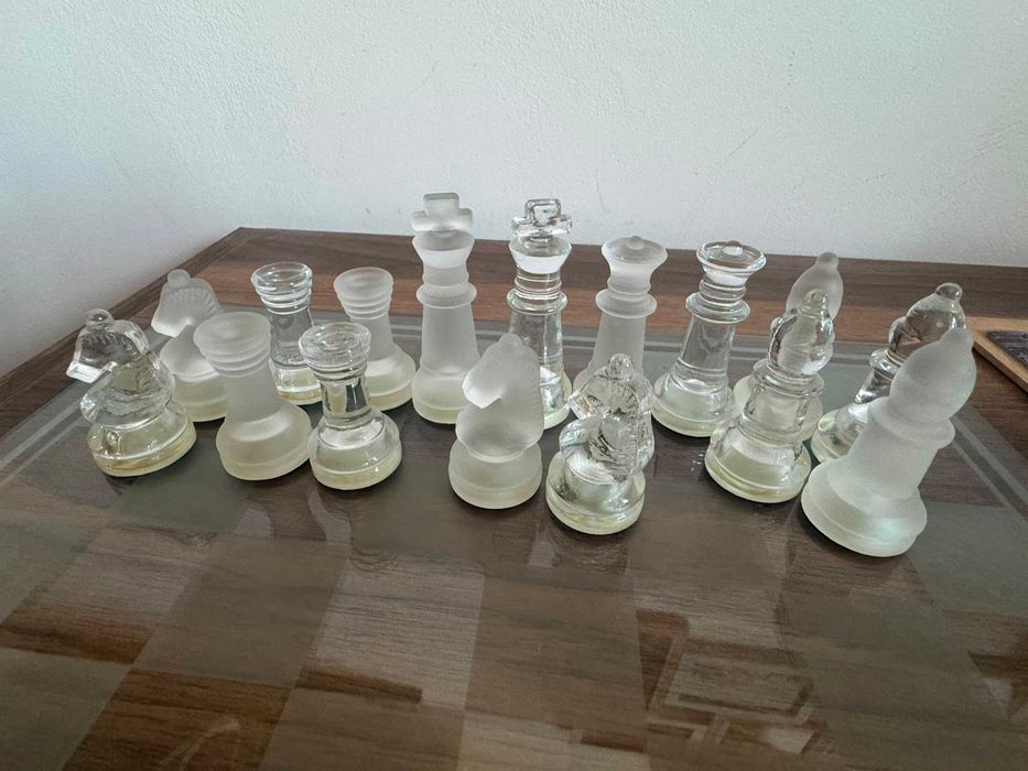 Set șah din sticlă 35 × 35 cm, complet, piese transparente și mate