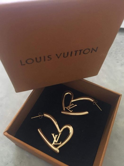 Обеци LV идеалният подарък