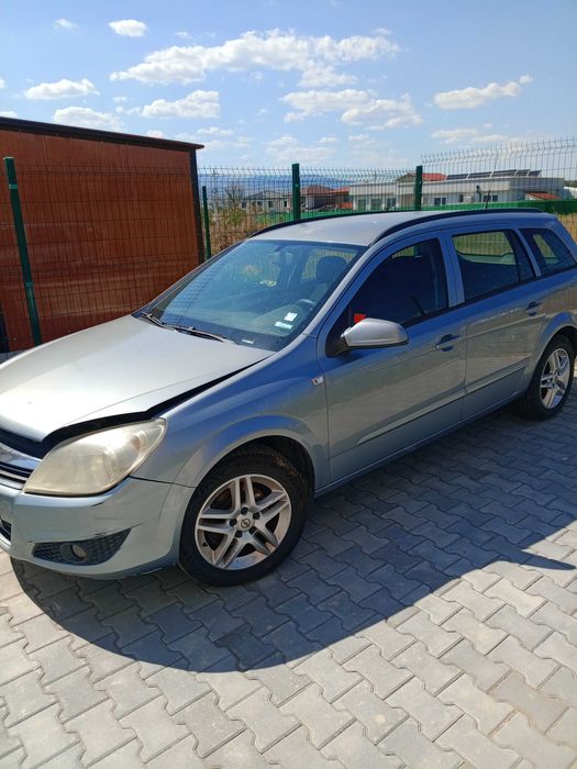 Продавам Астра H за части 2007 г. 1,7 CDTI 101  коня 1000евро