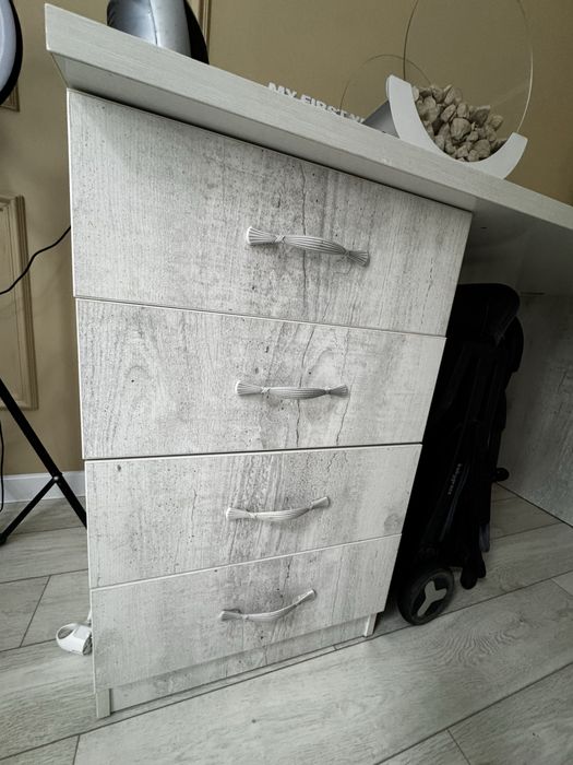 Продам стол для двух детей