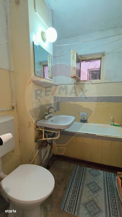 Apartament cu 3 camere de vânzare, decomandat Micro 17- Galați