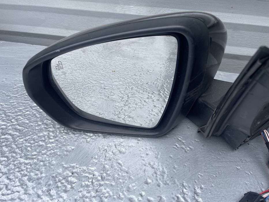 Огледала Пежо 3008, 2021г (ogledalo peugeot 3008, 2021)