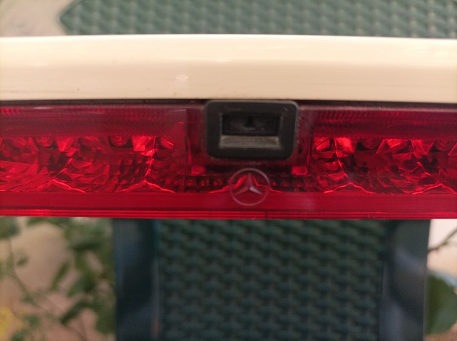 Трети стоп спойлер Мерцедес w211 Е класа mercedes e class face lift