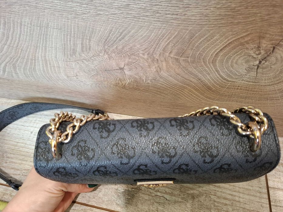 Дамска чанта Guess