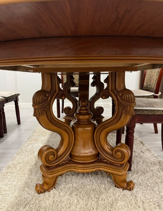 Продам шикарный стол с судьями.