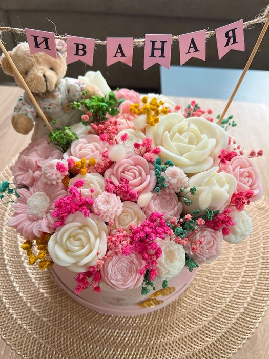 Ръчно изработени букети от свещи