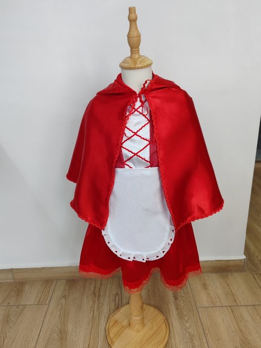 Costum Scufița Roșie