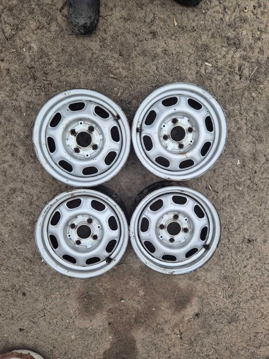 Диски на Golf продаются.