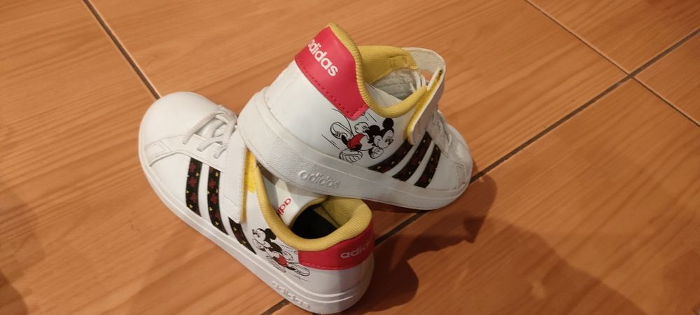 Adidași Adidas33,Nike33,Puma32