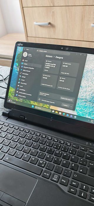 Tabletă Windows / Laptop Ecran Tactil 13.3" Fujitsu Stylistic Q738 i5-8350 8Gb ram 256Gb SSD , windows 11, japan cu dock