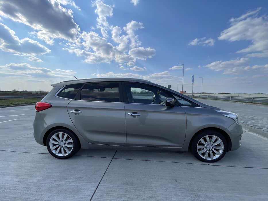 Vand  Kia carens URGENT
