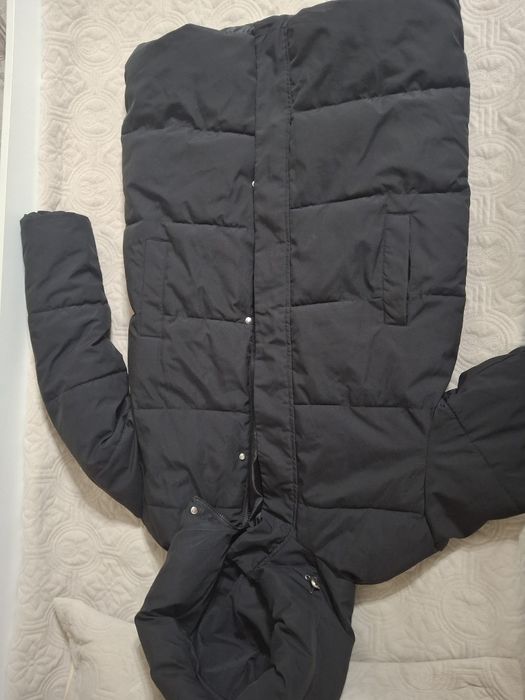 Распродаю много курток и вещей