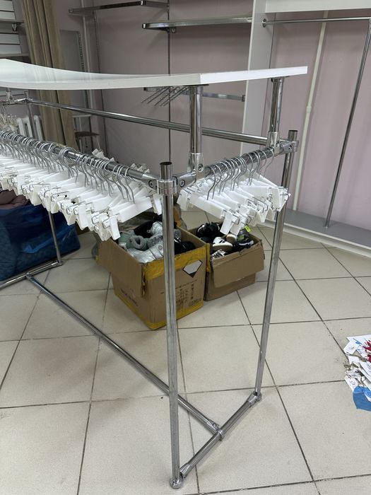 Продам стойку для одежды