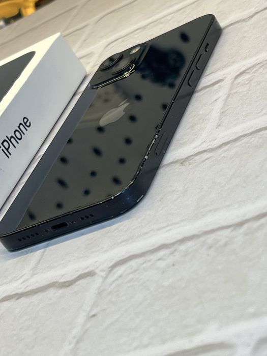 Продам iPhone 13, 256 ГБ Akb 76%