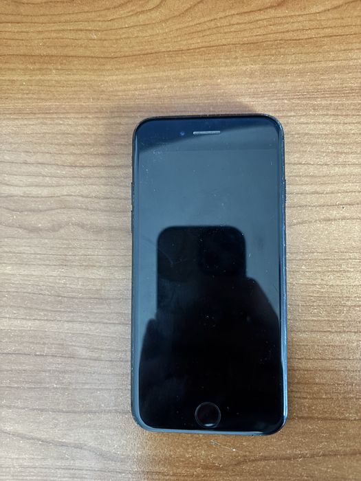 Vand iphone 7 negru 128 gb