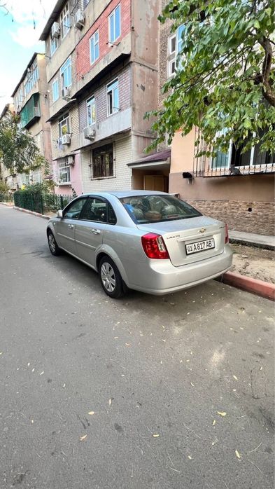 Продаётся своя  Gentra Lacetti