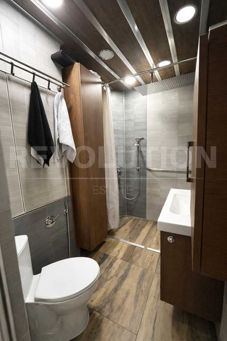 Четиристаен апартамент в ж.к. Дървеница