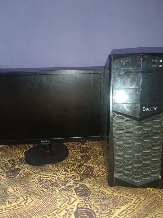 Vând calculator  complet