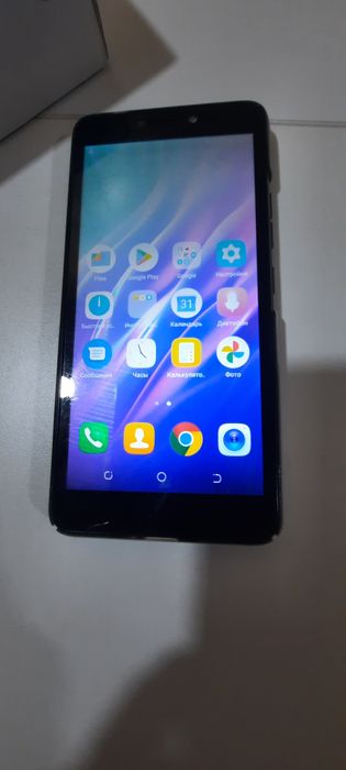 Пподам смартфон Tehno.