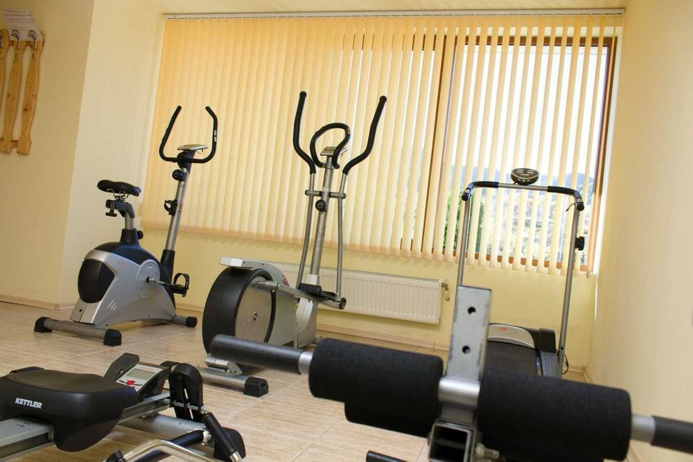 Дава се под наем Офис в Смолян, Каптажа - 400 кв.м за 600 € - Снимка #3