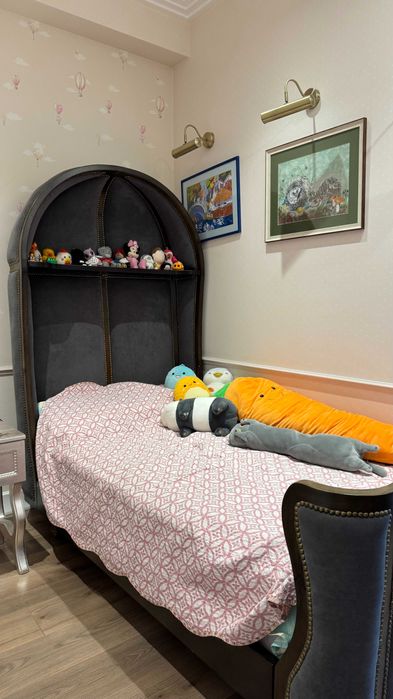 Продается дизайнерская детская кровать для девочки