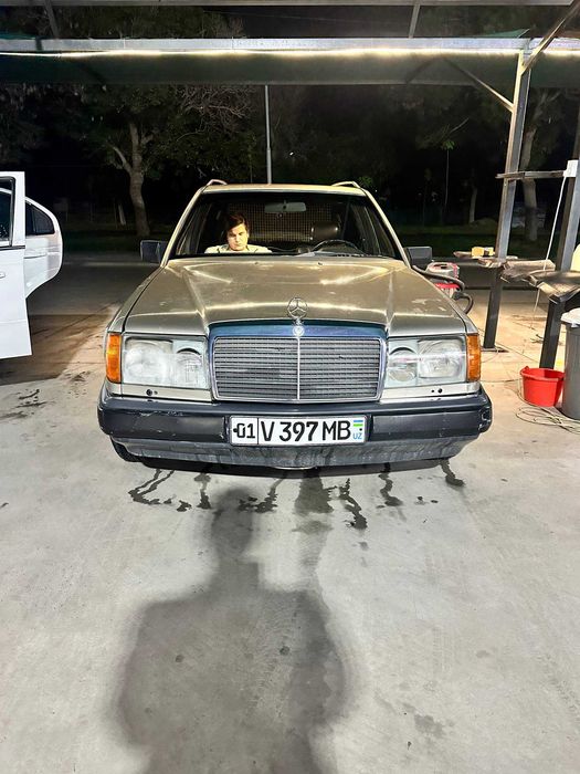 Afsonaviy Mercedes-Benz W124 (Universal / T-Model)
