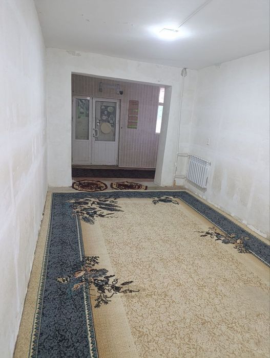 Срочно продается 3 ком квартира в 4 мкр 1 этаж