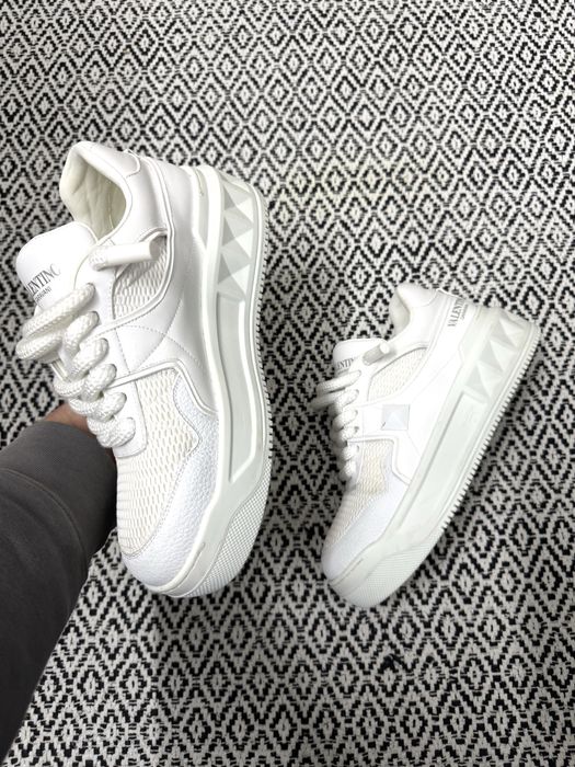 Valentino Garavani one stud xl