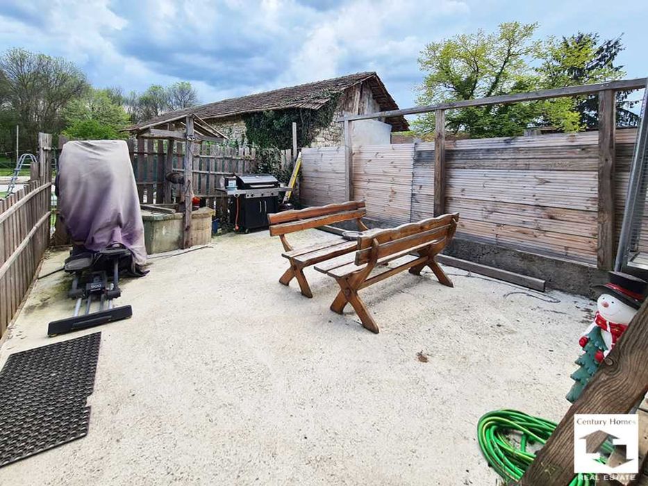 140315 Двуетажна къща в с. Мусина, само на 20 мин. от Велико Търново